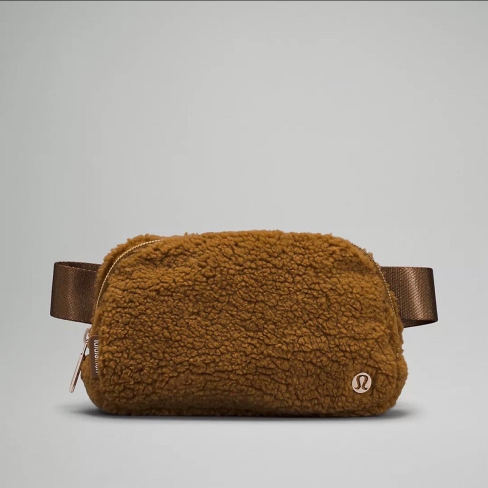 Lululemon Everywhere Belt Bag Fleece Sherpa Brown